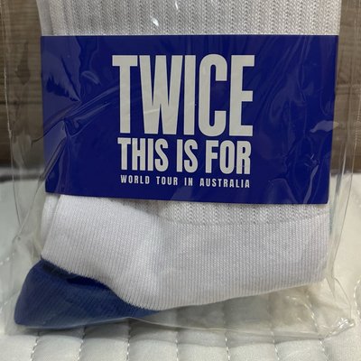TWICE 六巡澳洲場VIP禮 中長襪 兩雙一組