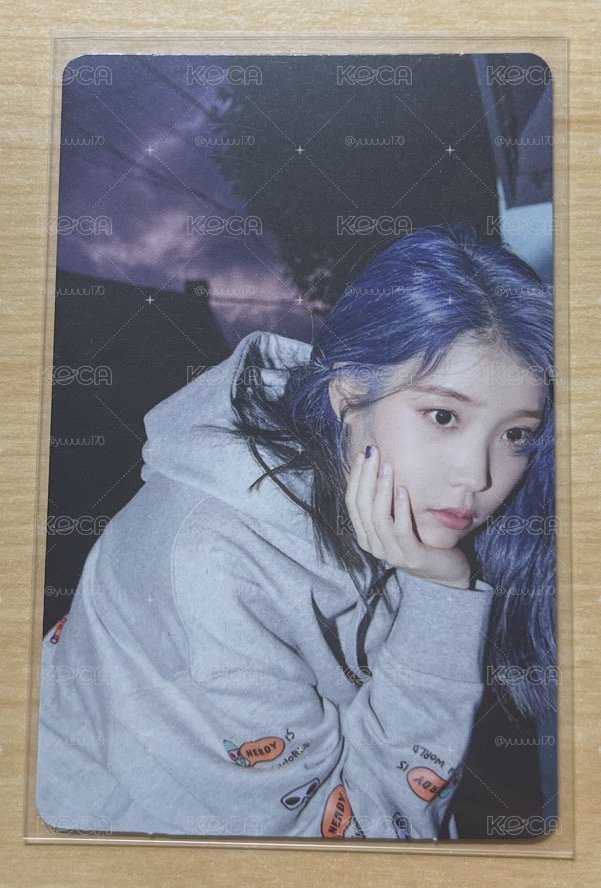 IU 李知恩 Love poem 專卡