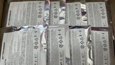 25日巡徽章 未拆