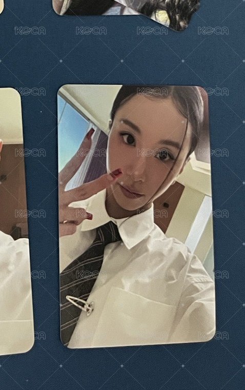 彩瑛（右）