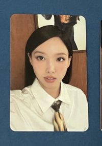 娜璉（右）