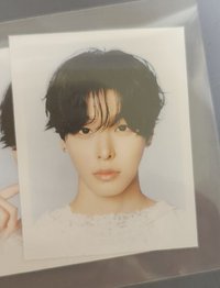 陸證件照一張（需綁任意周邊至少$100）（不限賣場，全部都可以隨意挑）