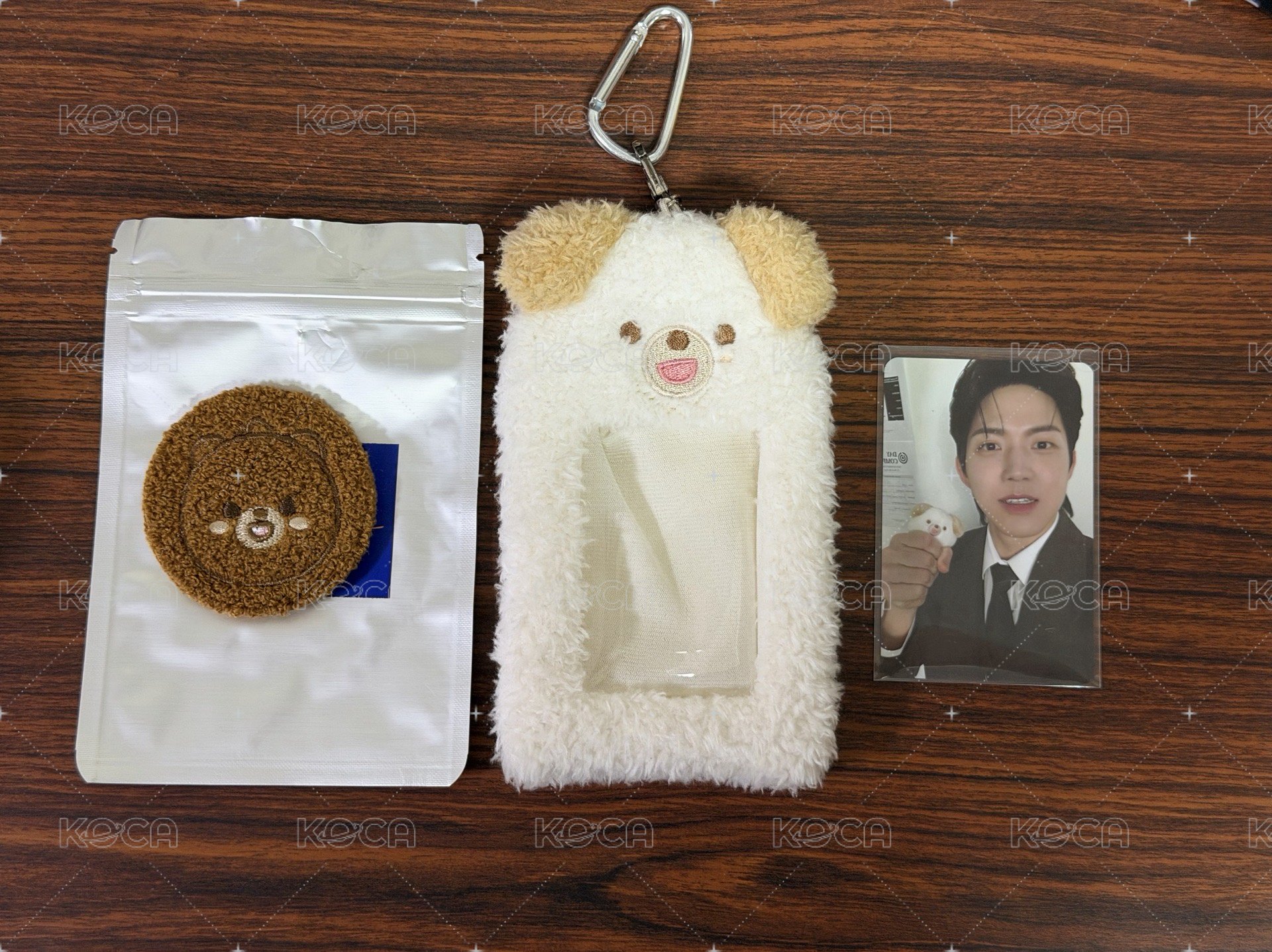 絨毛卡套+🐻徽章