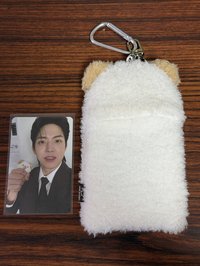 絨毛卡套+🐻徽章