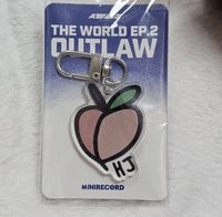 中outlaw 水果吊飾