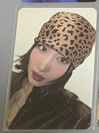 *豹紋桃（左）
