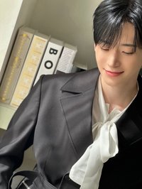 謨泥