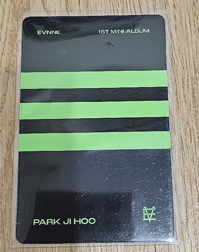EVNNE 首張迷你專輯《Target: ME》PARK JIHOO