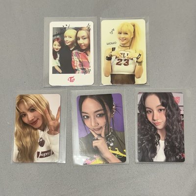 TWICE 小卡