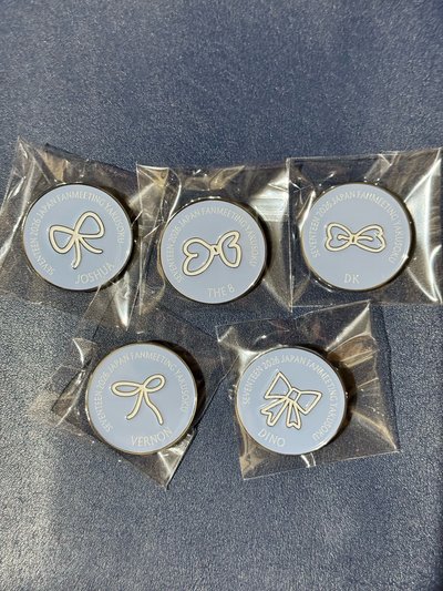 YAKUSOKU 蝴蝶結PIN