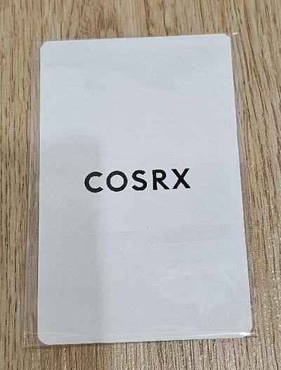 COSRX 與韓國歌手 全昭彌 (Somi) 的聯名限定小卡