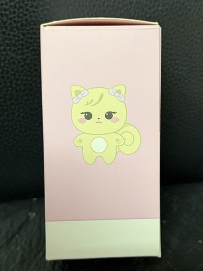 ROSÉ娃娃