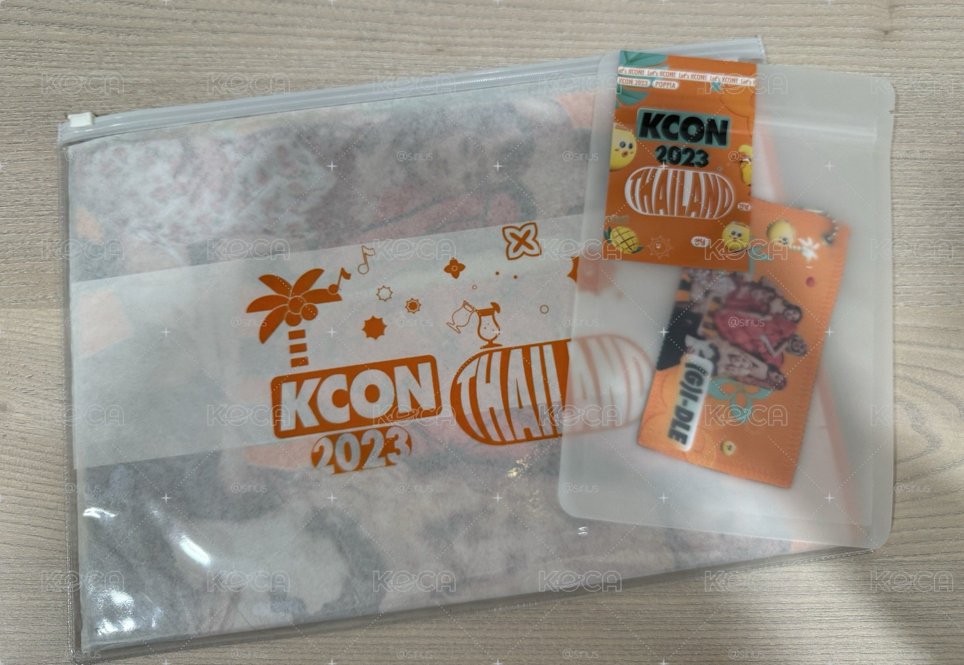 kcon未拆手幅&吊飾