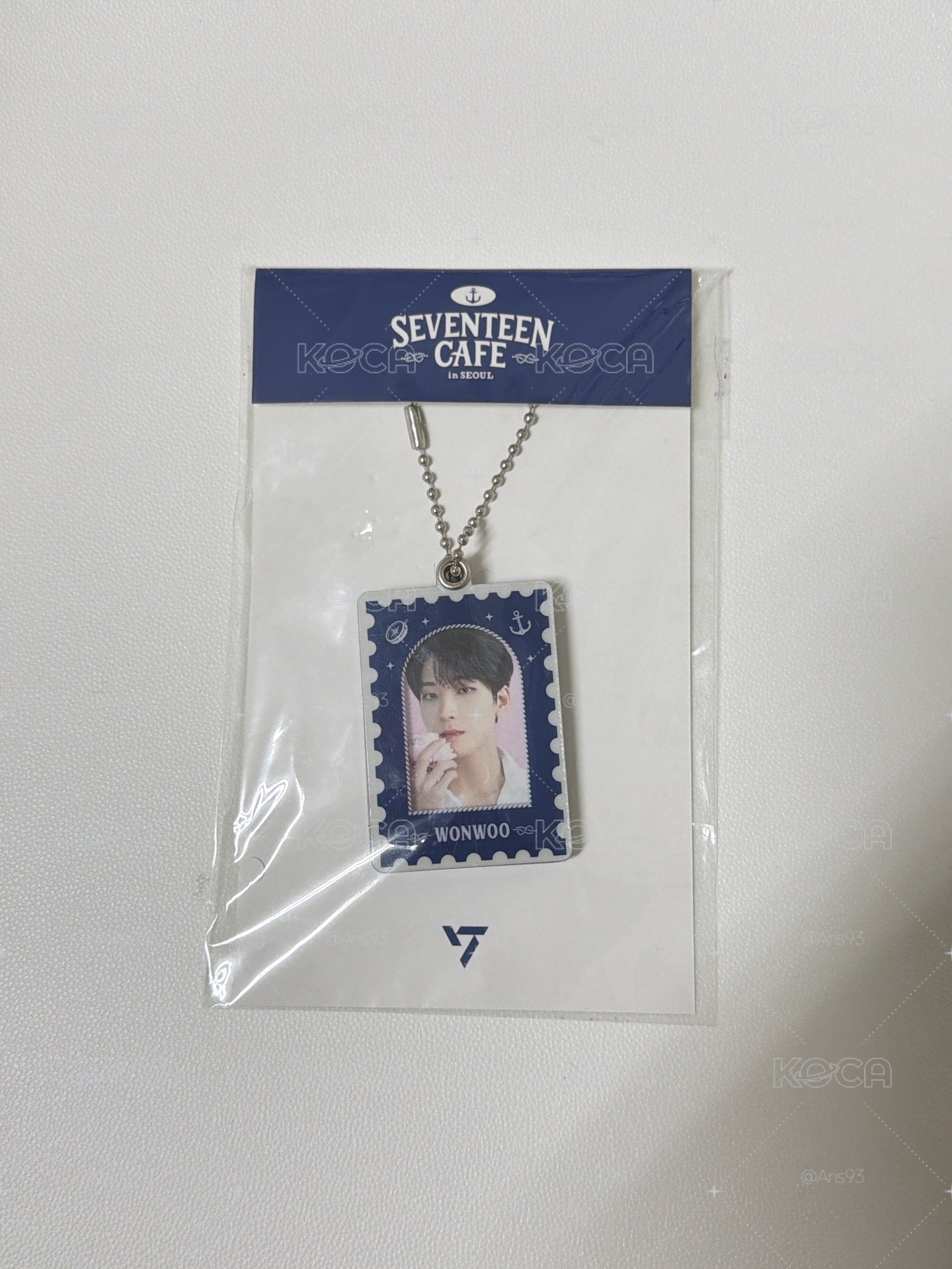 全圓佑 seventeen cafe in seoul 吊飾