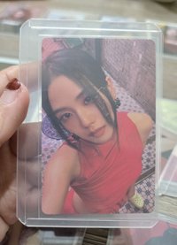 側臉往上看