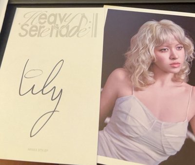 Heavy Serenade 專輯 。LILY 親簽