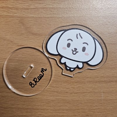 8room 吊飾 + 立牌