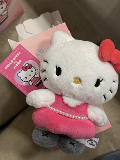 jisoo kitty快閃盲盒吊飾