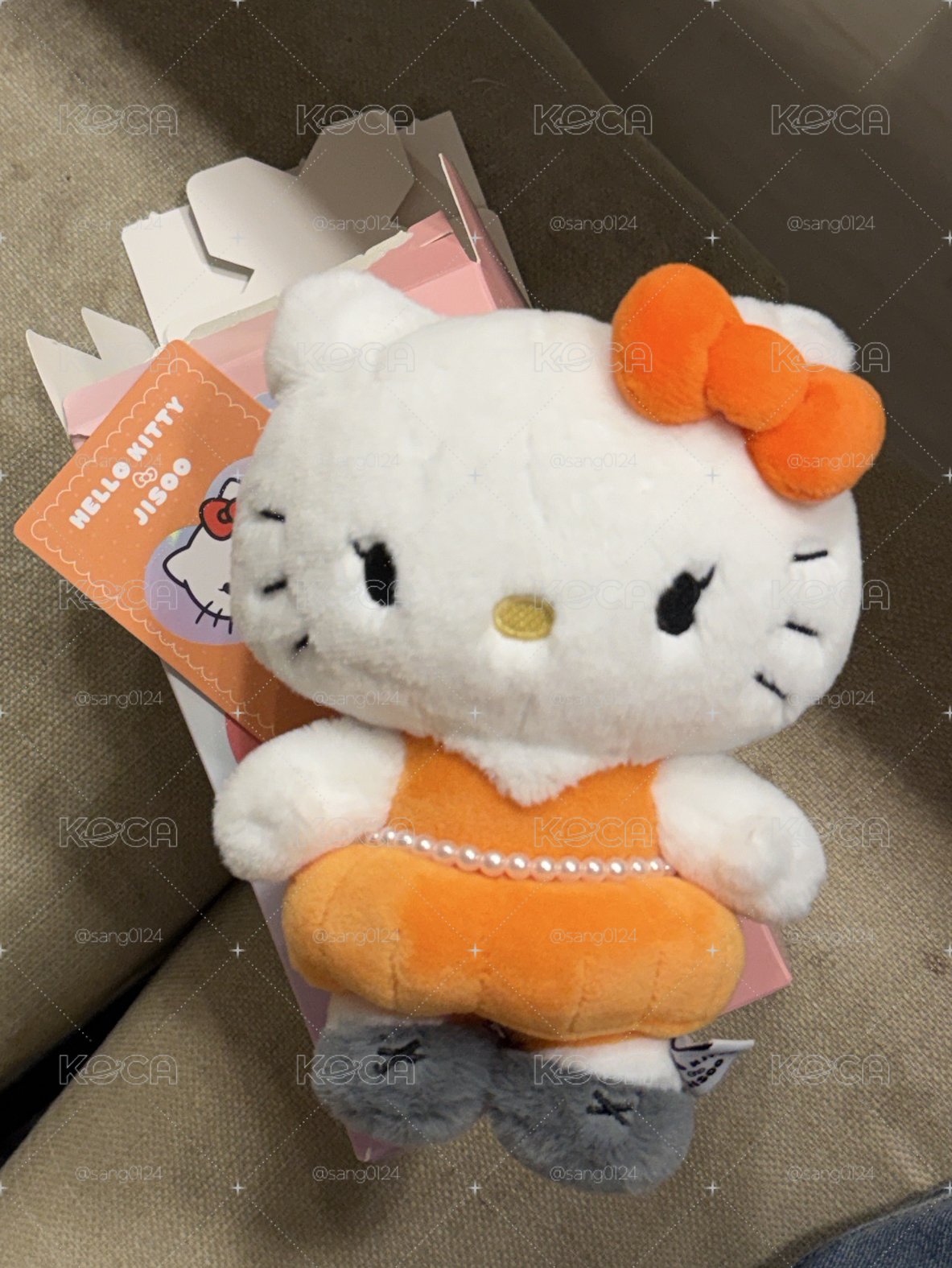 jisoo kitty快閃盲盒吊飾