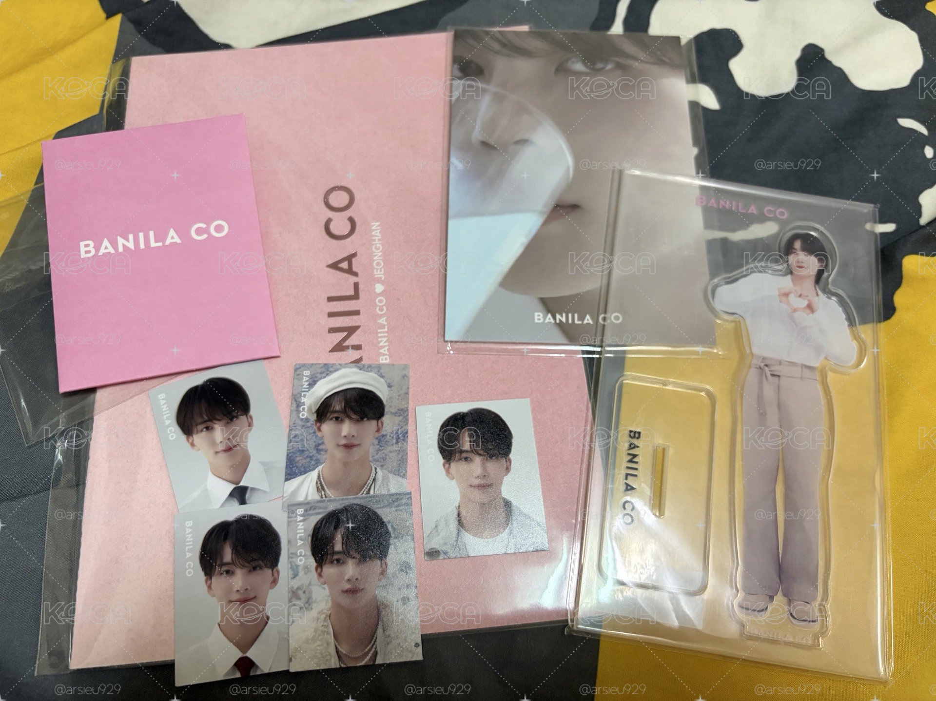套出 BANILA CO 明信片、立牌、證件照組