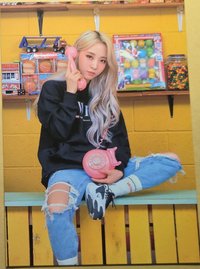 4seasons F/W 海報 