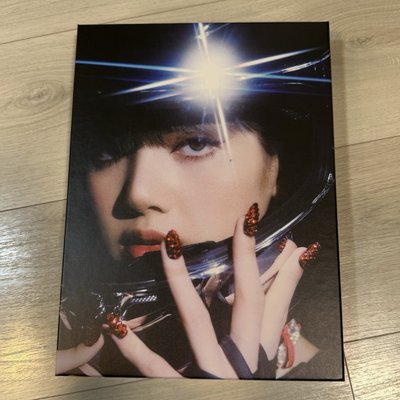 <LISA>LALISA特別版寫真書_已拆全專