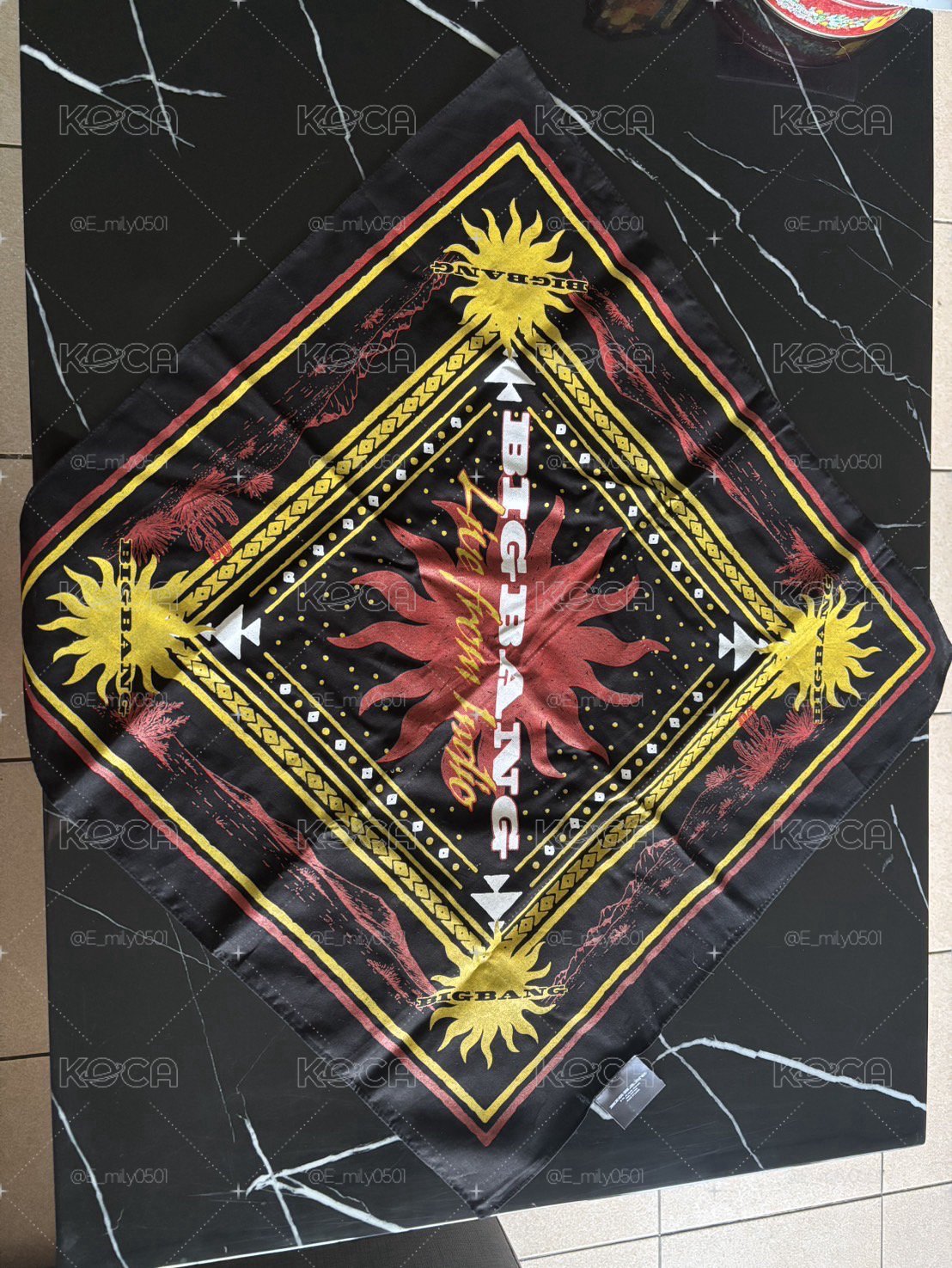 BIGBANG科切拉絲巾➡️預購部分還有3條可以售出