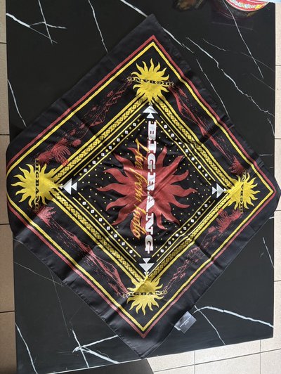 BIGBANG科切拉絲巾➡️預購部分還有3條可以售出