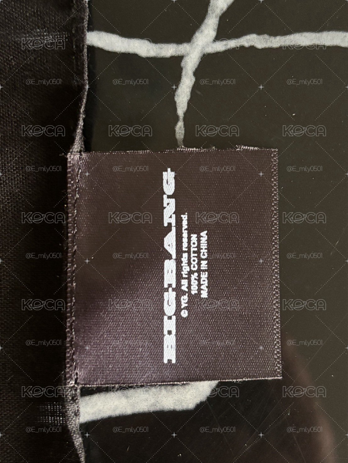 BIGBANG科切拉絲巾➡️預購部分還有3條可以售出