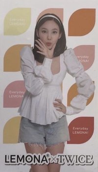 TWICE X LEMONA 代言卡 