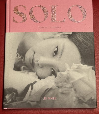 Solo 專輯 特別版寫真 Jennie