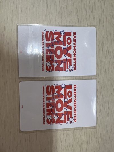 LOVE MONSTER 卡包卡兩張一起賣