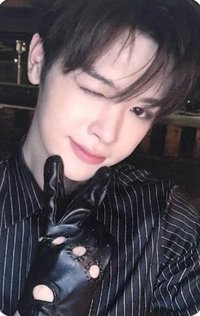 𝗢𝗩𝗘𝗥𝗘𝗫𝗣𝗢𝗦𝗘𝗗 hello82 1.0 線上 簽售卡 
