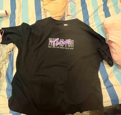 六巡 服飾衣著 潑漆T