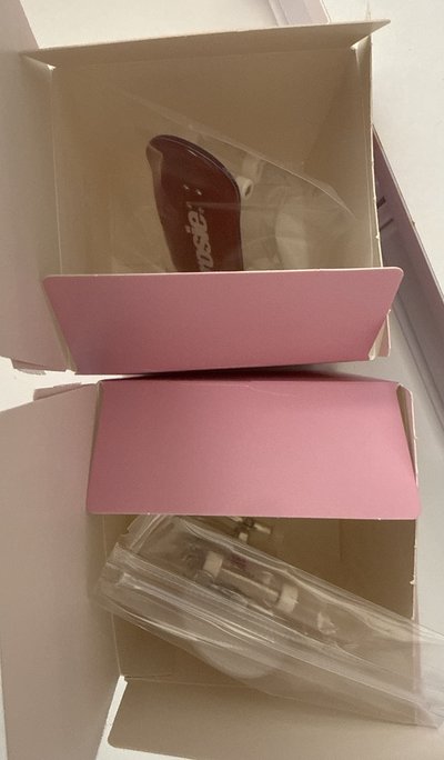 Rosé快閃店滑板