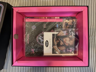 TWICE 2023年曆 Pick 小卡 筆記本 杯墊 貼紙