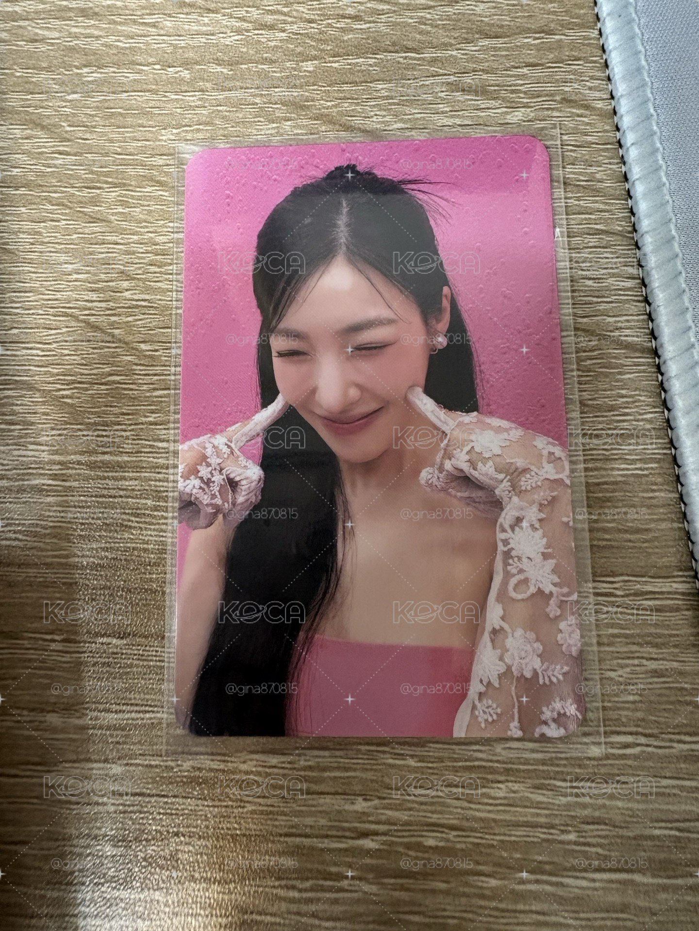 戳臉妮