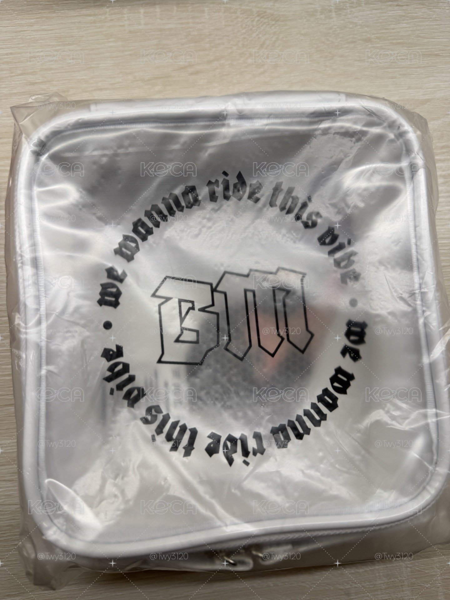 Babymonster 拉鍊收納包