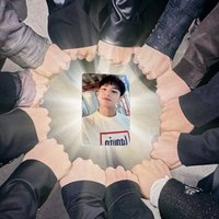 白衣歪頭奎