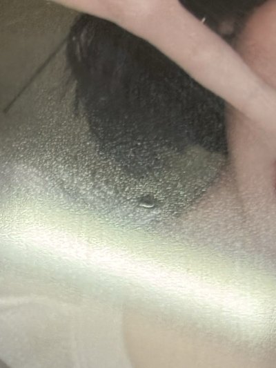 已撕膜 有不明顯的pvc出廠瑕疵（圖二、三）Jiwoo五星