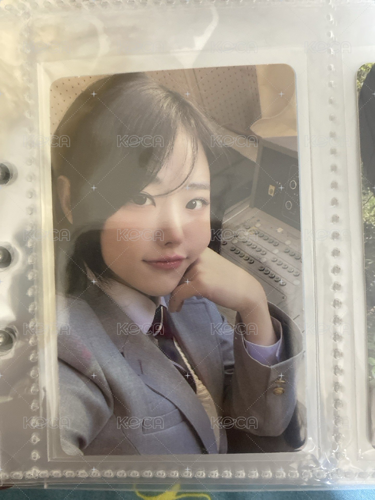 手撐臉肉嘟嘟娜娜