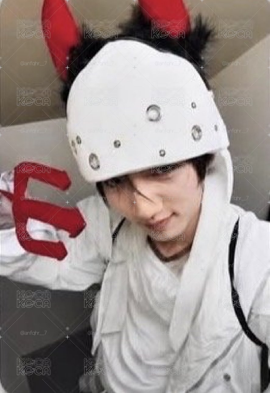 韓維辰 小卡 賽車手 問號 包子 黑色披風 惡魔 骰子 告白攻擊 咬一口