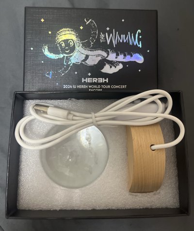 IU 李知恩 安可演唱會 水晶燈 週邊