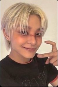 迷你4輯 RAW VER 臉頰愛心 專輯卡 