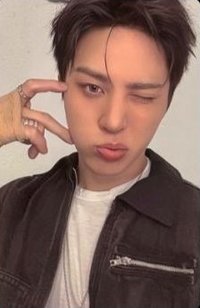 迷你4輯 RAW VER 臉頰愛心 專輯卡 