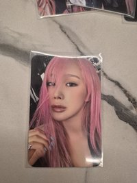 粉髮側臉