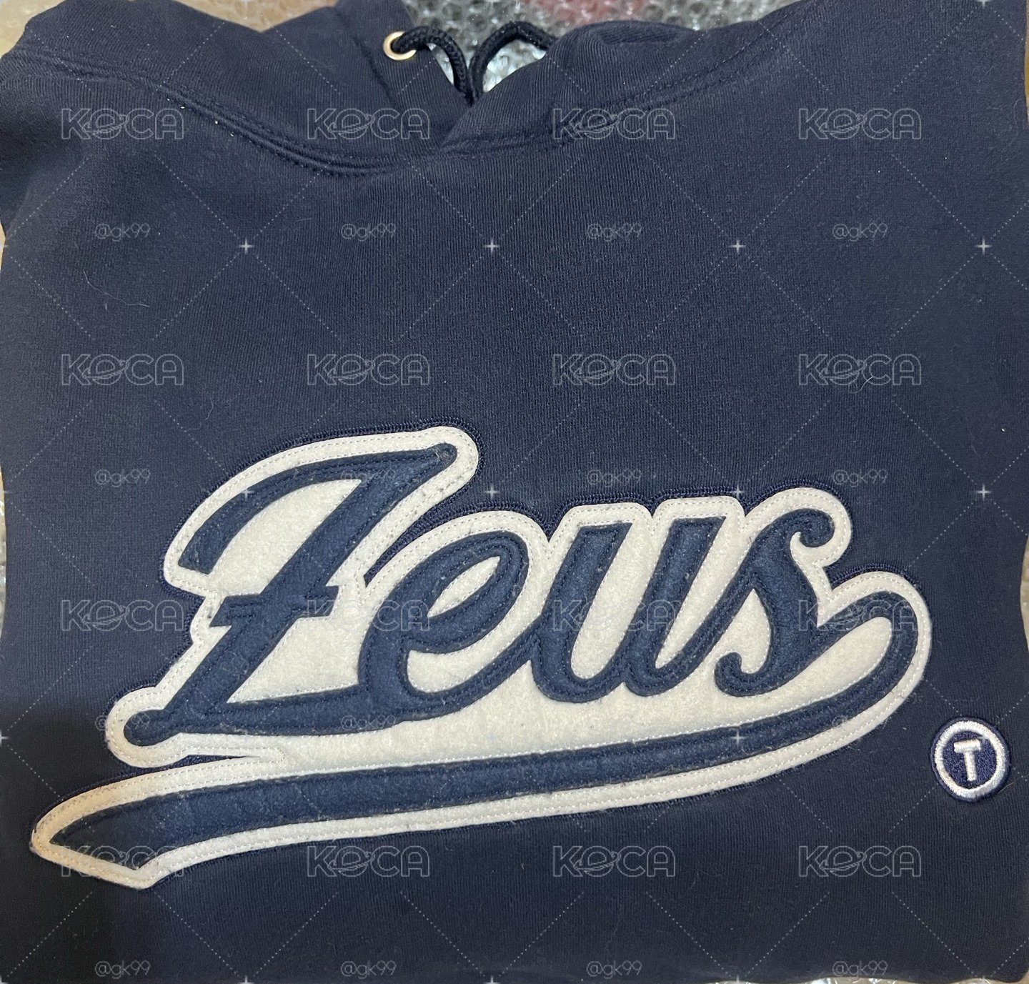 Zeus 帽T