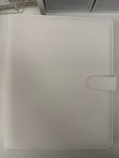 白色九宮格卡冊