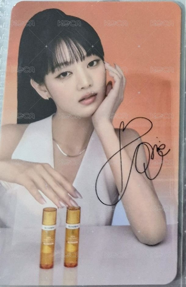 扶臉妮
