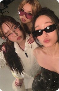 迷一 k4 預售 MERCH 特典卡 三人
